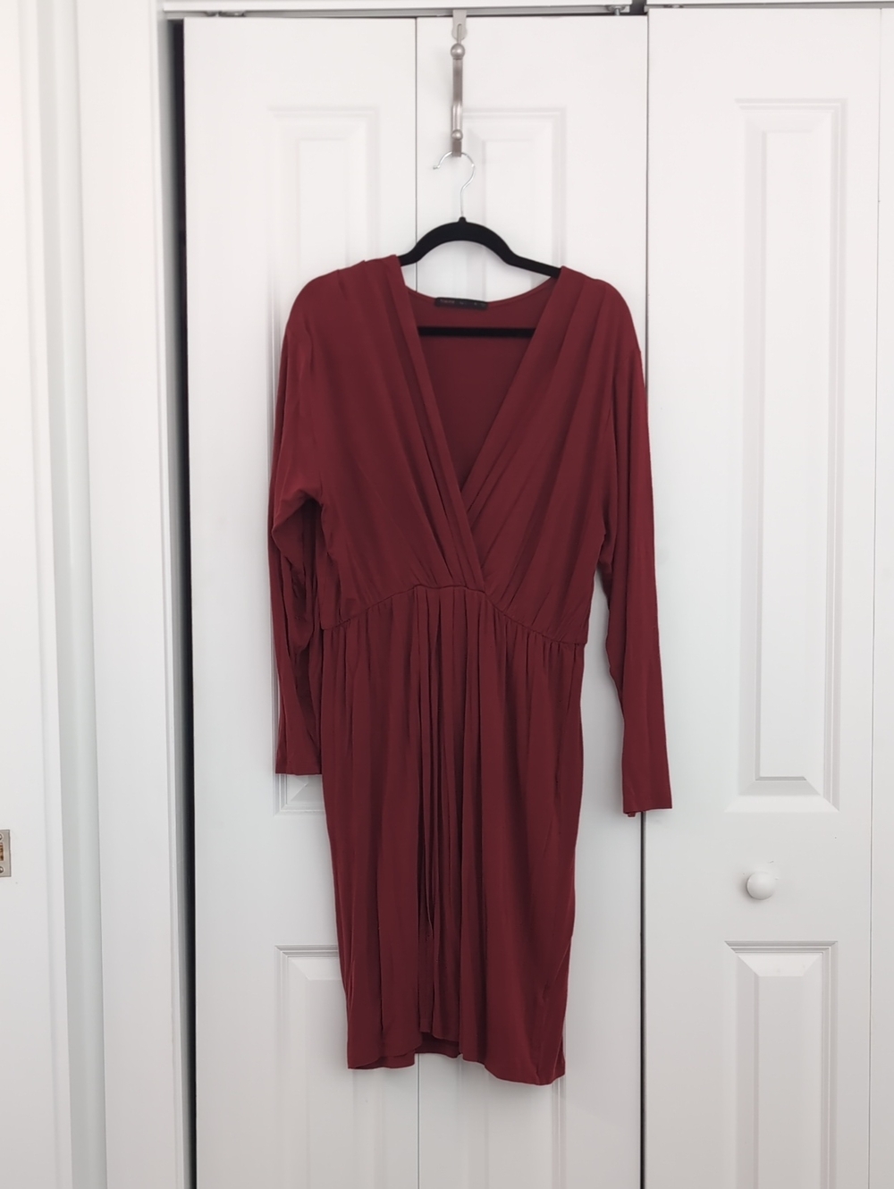 Fraiche Women's Deep V Wrap Dress in Brick Red